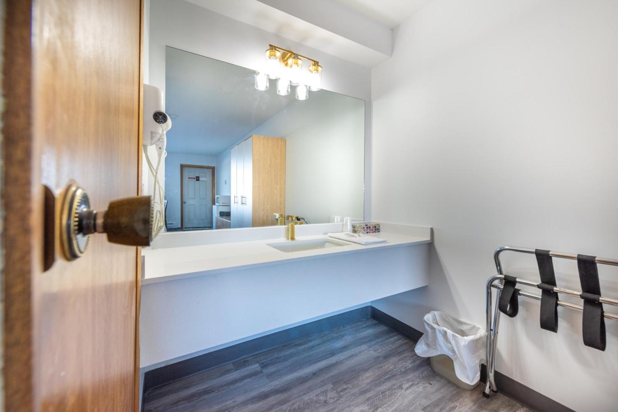 Beiseker Blue Horse Motel المظهر الخارجي الصورة
